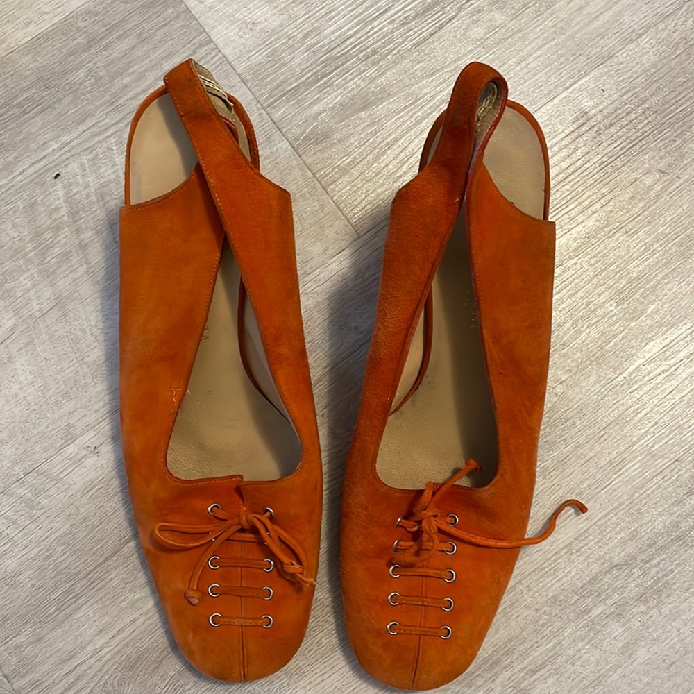 bottega véneta Orange sude pumps
